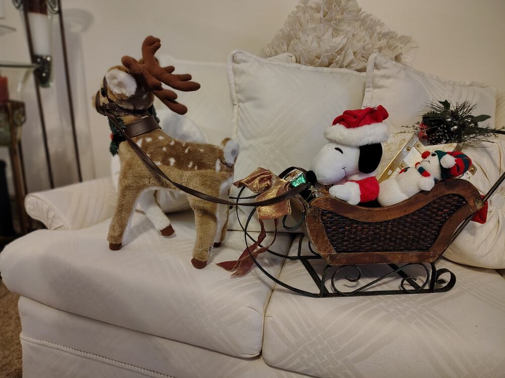 Snoopy Santa Plush in Wicker Sleigh with Plush Reindeer Christmas Peanuts